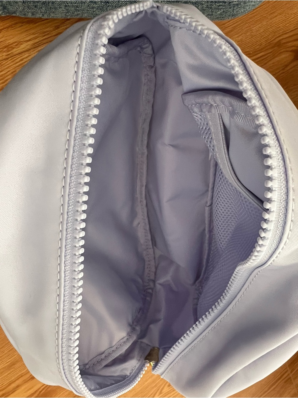 Lululemon City Essentials Pouch 4L SRNB - Picture 7 of 8